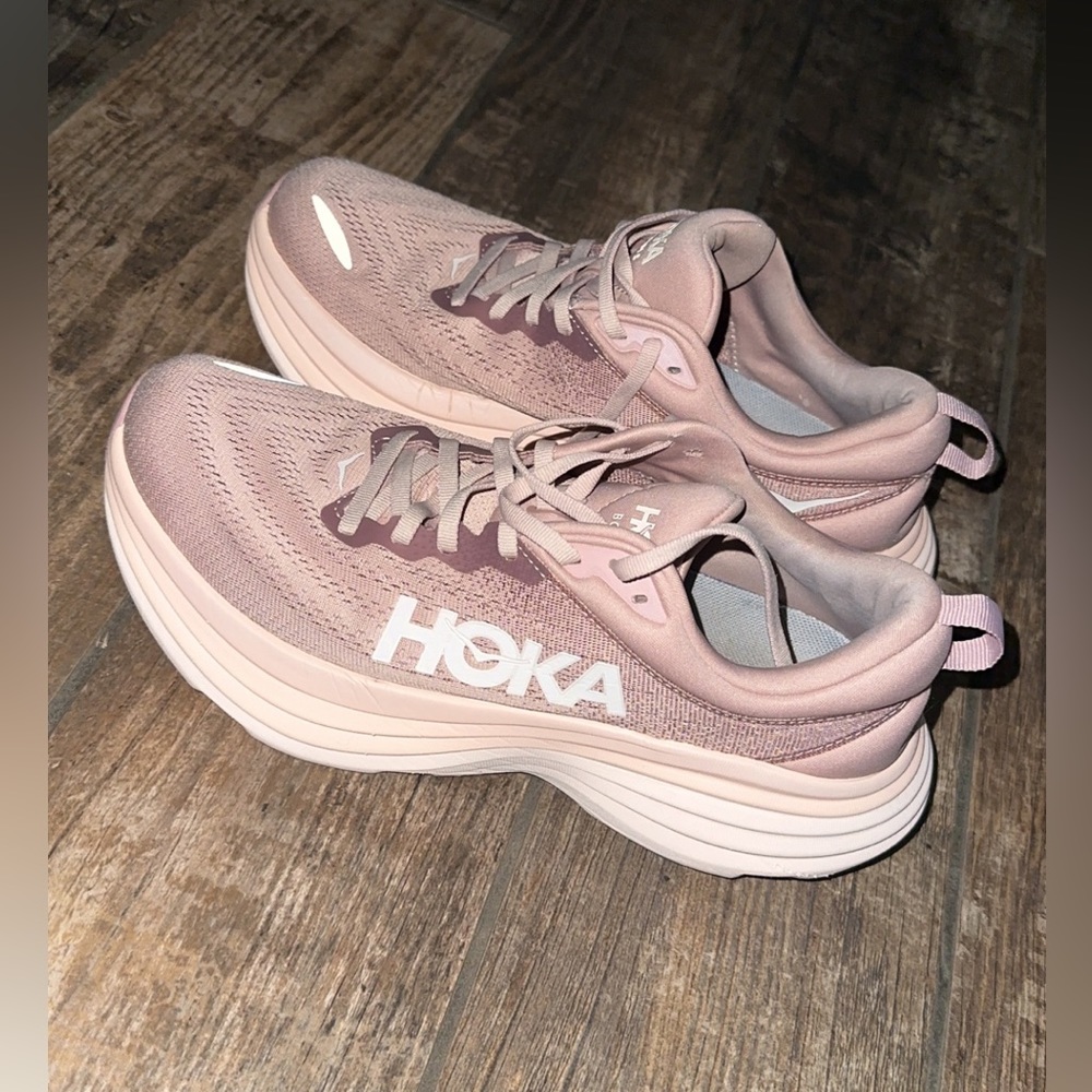 Hoka Bondi 8s size 9.5